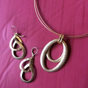 Jones NY Necklace and Earrings Set!!!